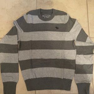 Abercrombie & Fitch gray sweater